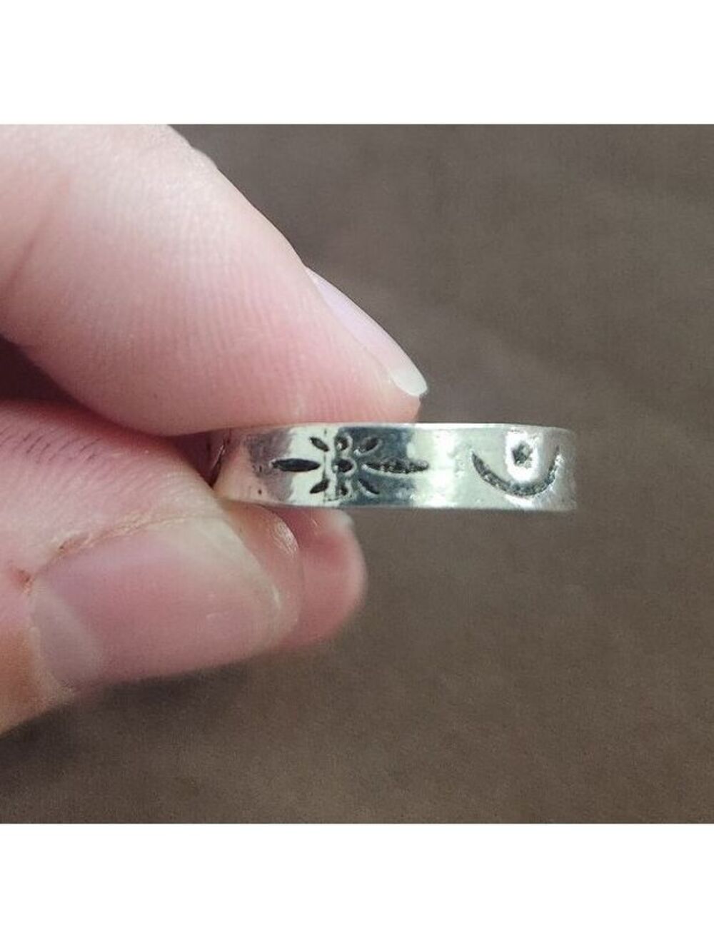 Vintage Silver Tone Band Ring with Floral and Crescent Moon Engraving Size 8